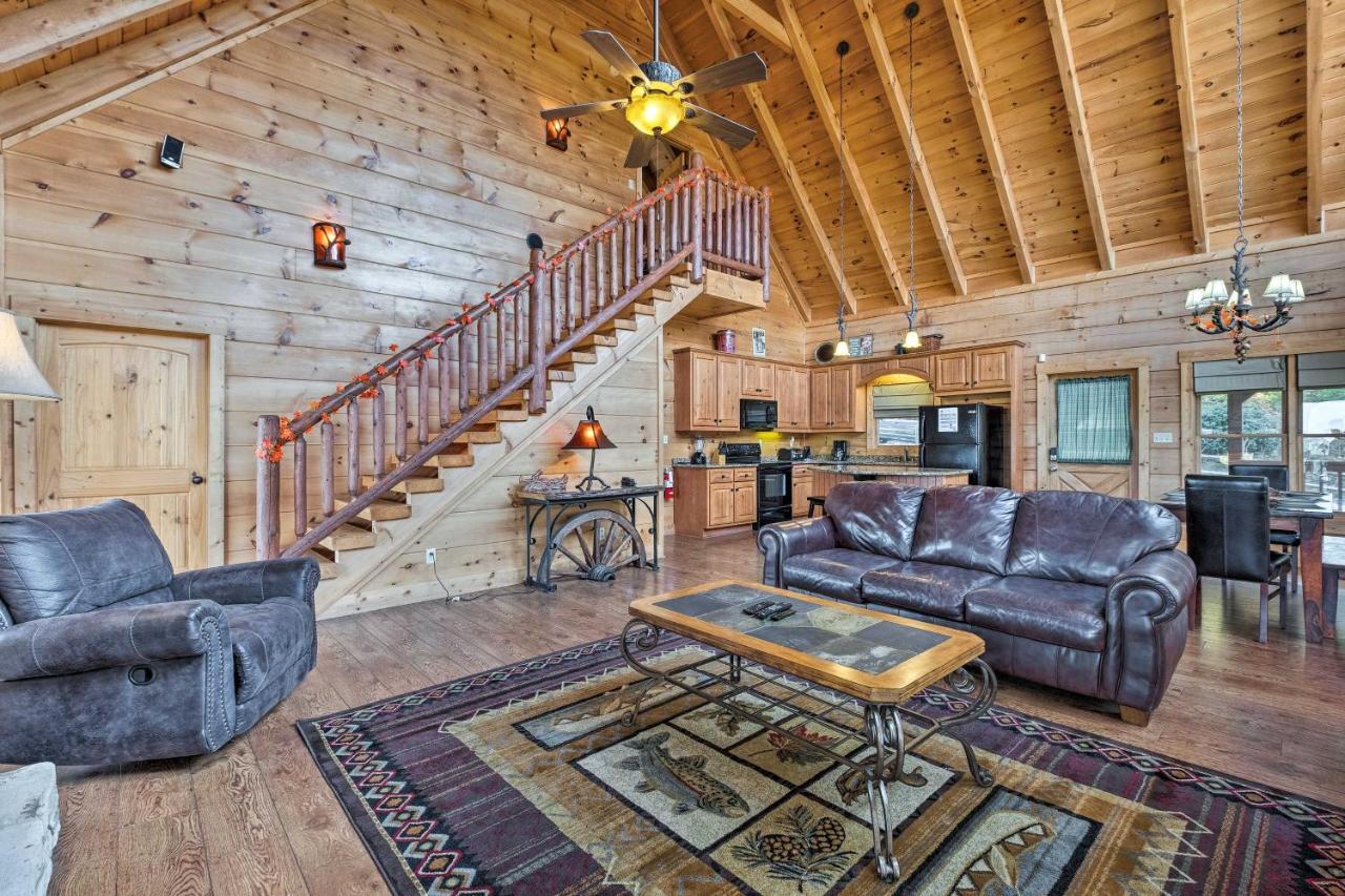 Pigeon Forge Cabin With Brand New Hot Tub And Views! Villa Сивиървил Екстериор снимка